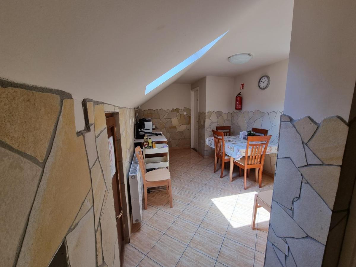 Abigel 2 Vendeghaz Hotel Miskolc Eksteriør billede