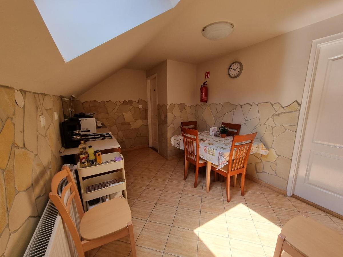 Abigel 2 Vendeghaz Hotel Miskolc Eksteriør billede