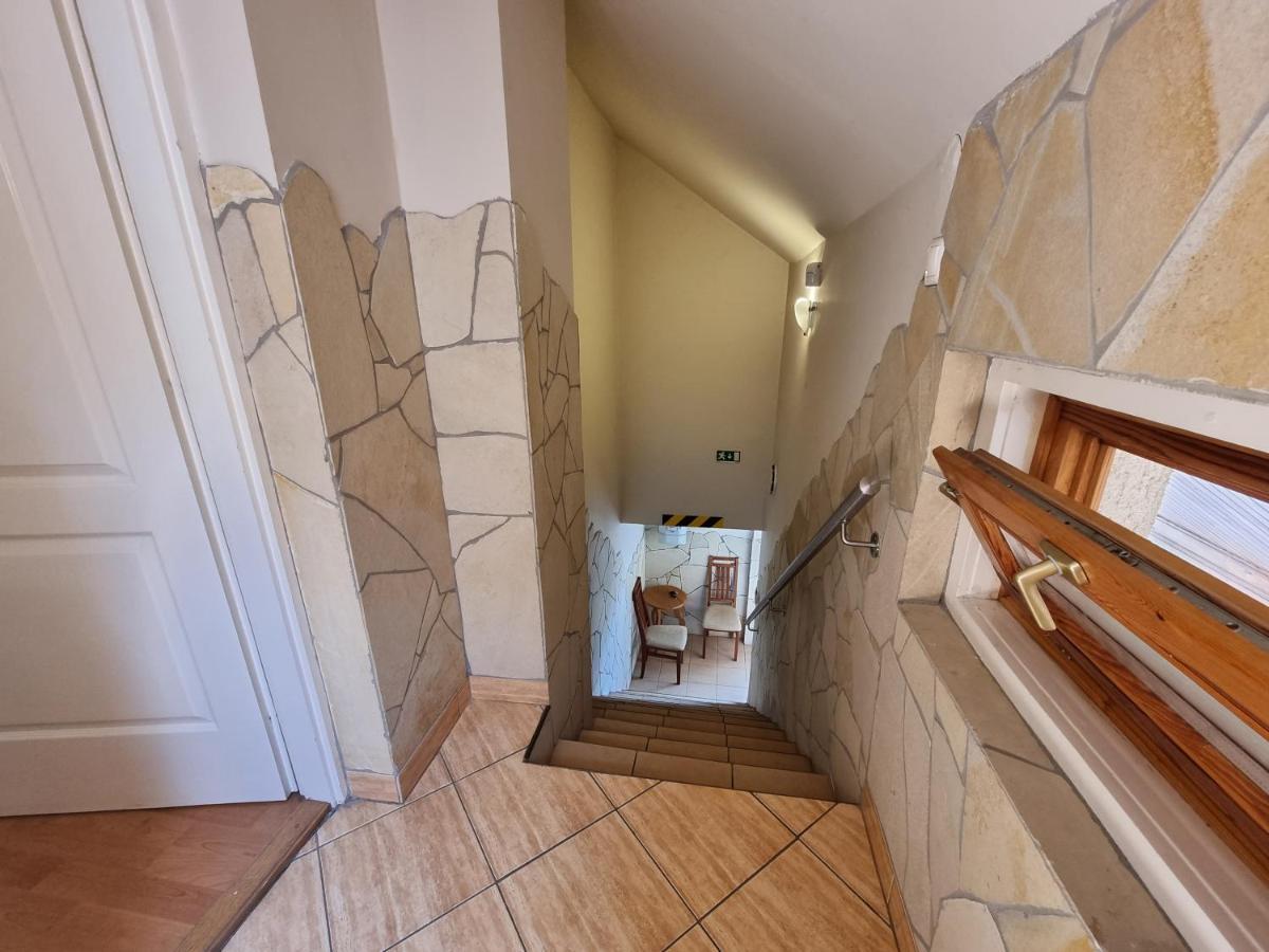 Abigel 2 Vendeghaz Hotel Miskolc Eksteriør billede