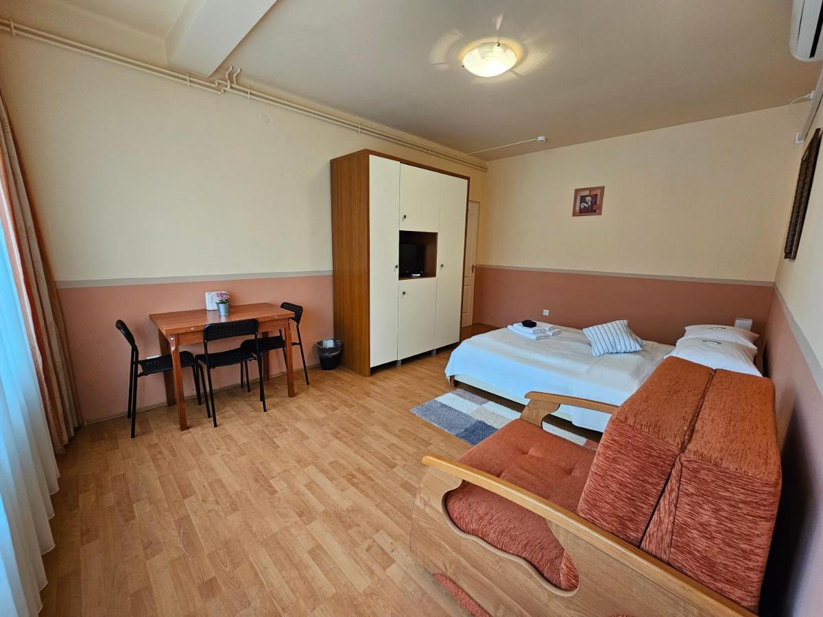 Abigel 2 Vendeghaz Hotel Miskolc Eksteriør billede